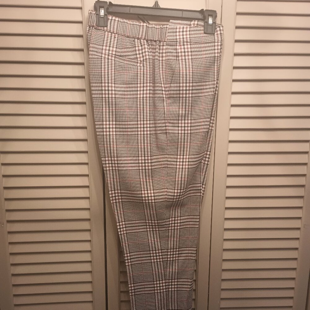 Tommy Hilfiger Plaid Pattern pants size 8.